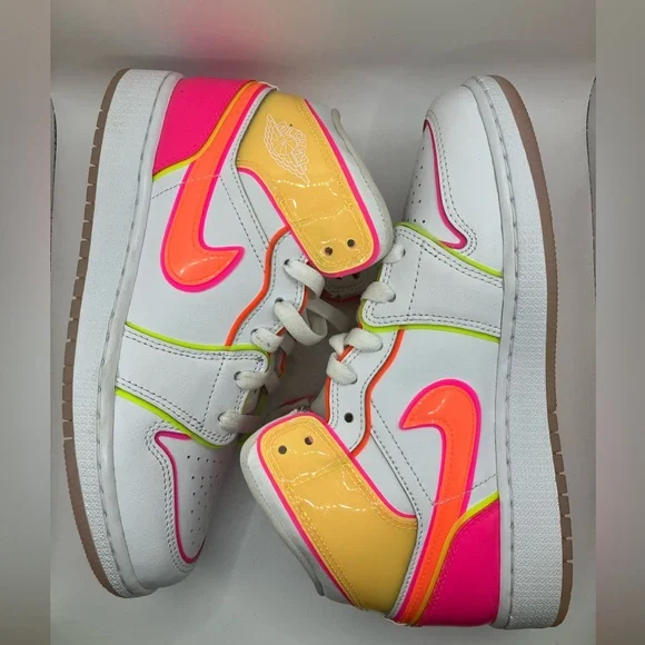 Nike Air Jordan 1 SE GS Edge Glow Shoes Neon 80s Sneakers Jordans IV XI - Picture 3 of 12